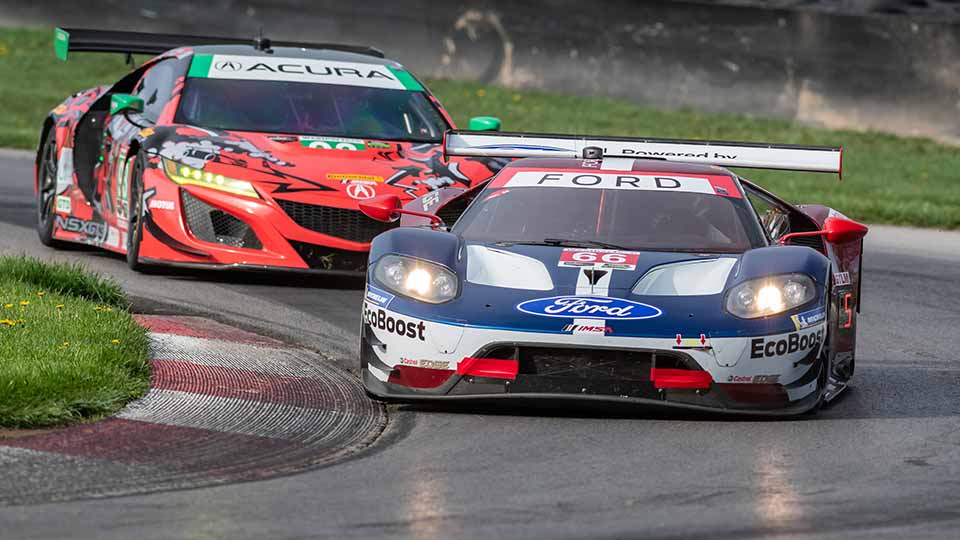 GT Cars on track at the Mid-Ohio Sports Car Course