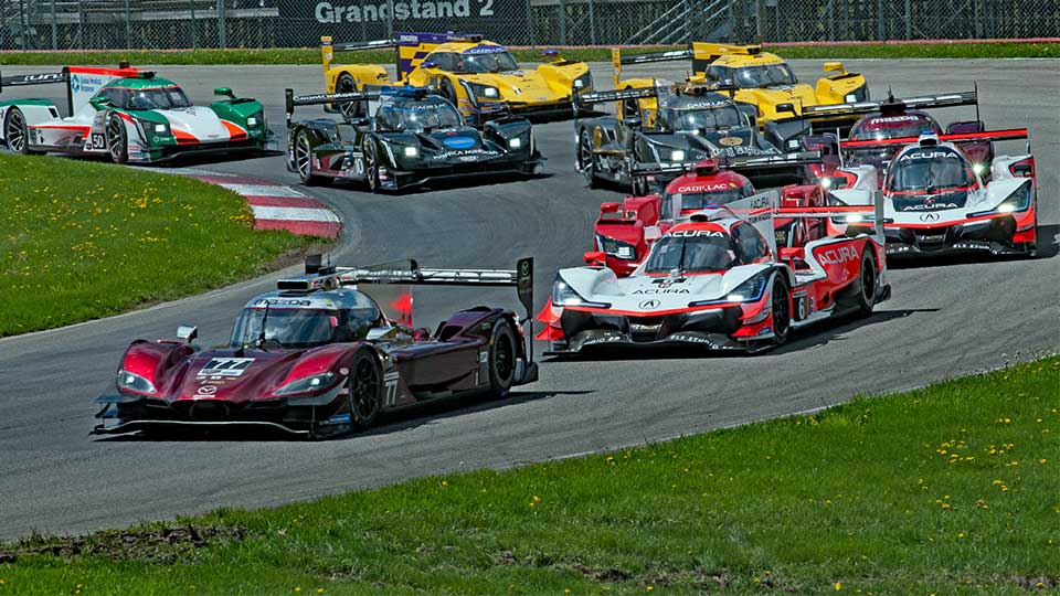 Weathertech Sports Car Championship Cars on track at Mid-Ohio Sports Car Course
